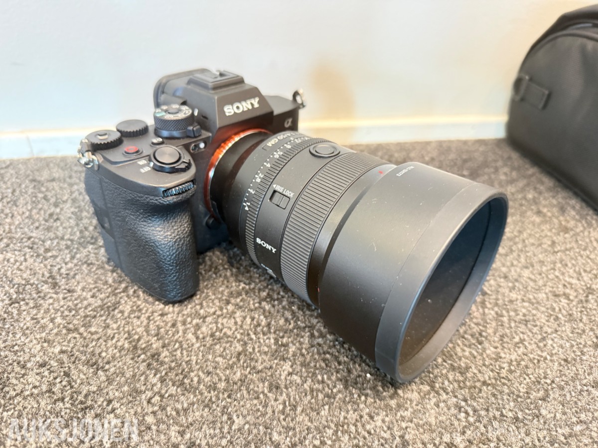Sony α7R V kamerapakke med fire G Master-objektiver og kamerasekk