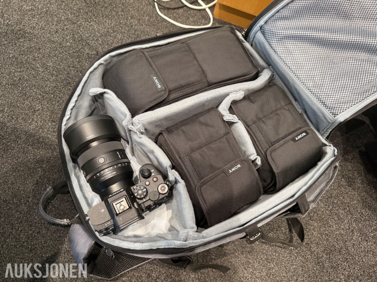 Sony α7R V kamerapakke med fire G Master-objektiver og kamerasekk