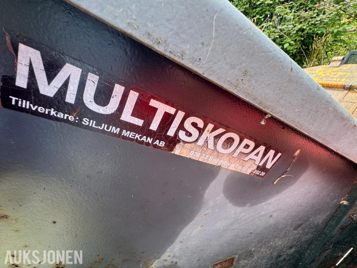 2006 Multiskopan hjullasterskuffe med hydrauliske kantvinger