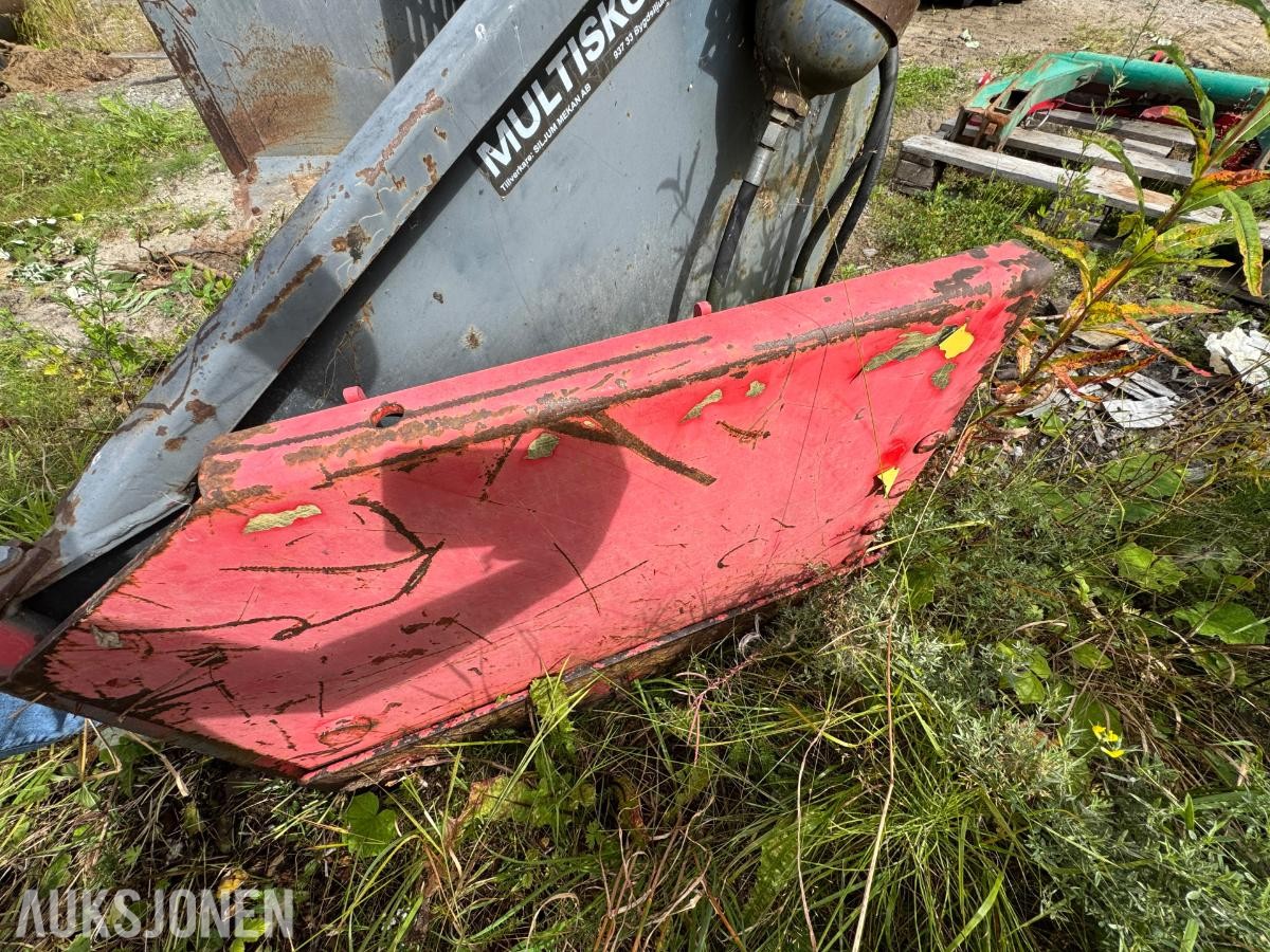 2006 Multiskopan hjullasterskuffe med hydrauliske kantvinger