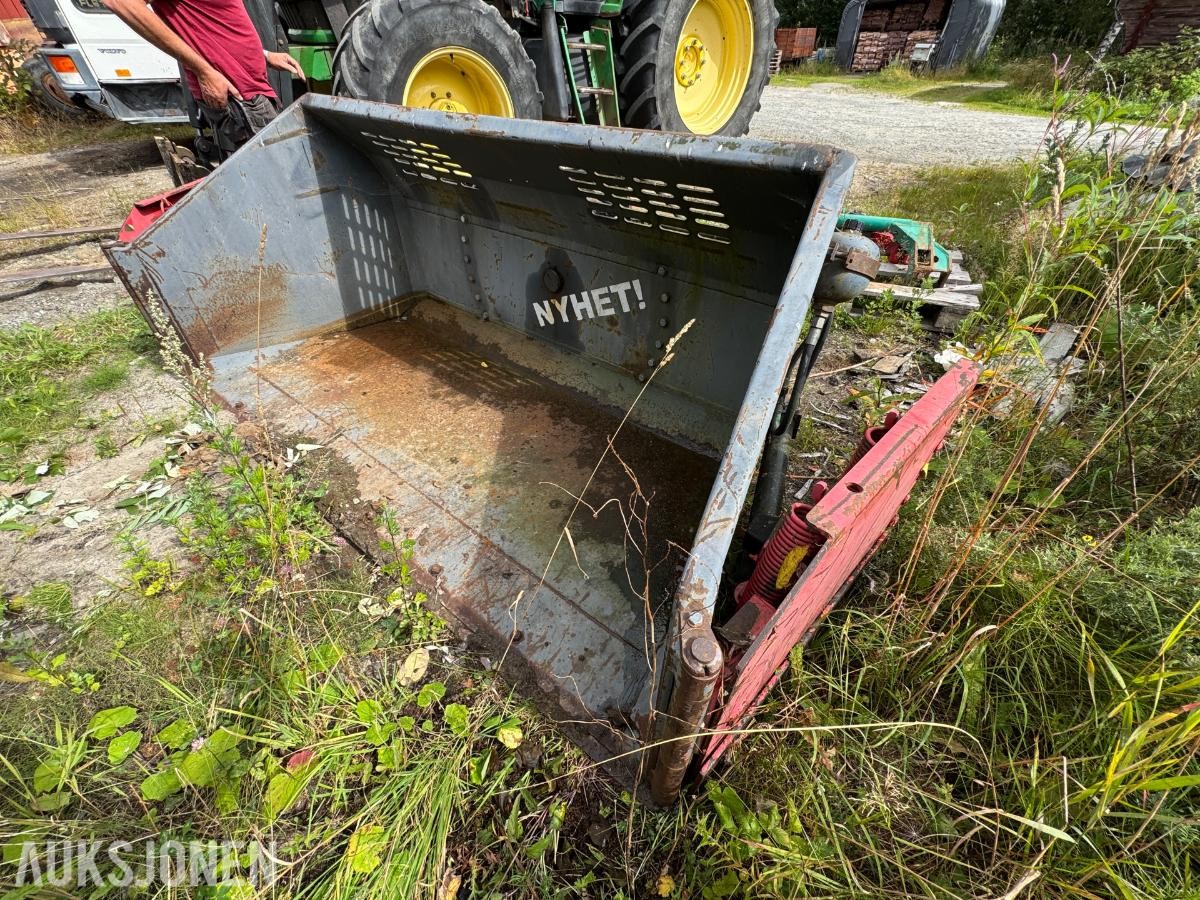 2006 Multiskopan hjullasterskuffe med hydrauliske kantvinger
