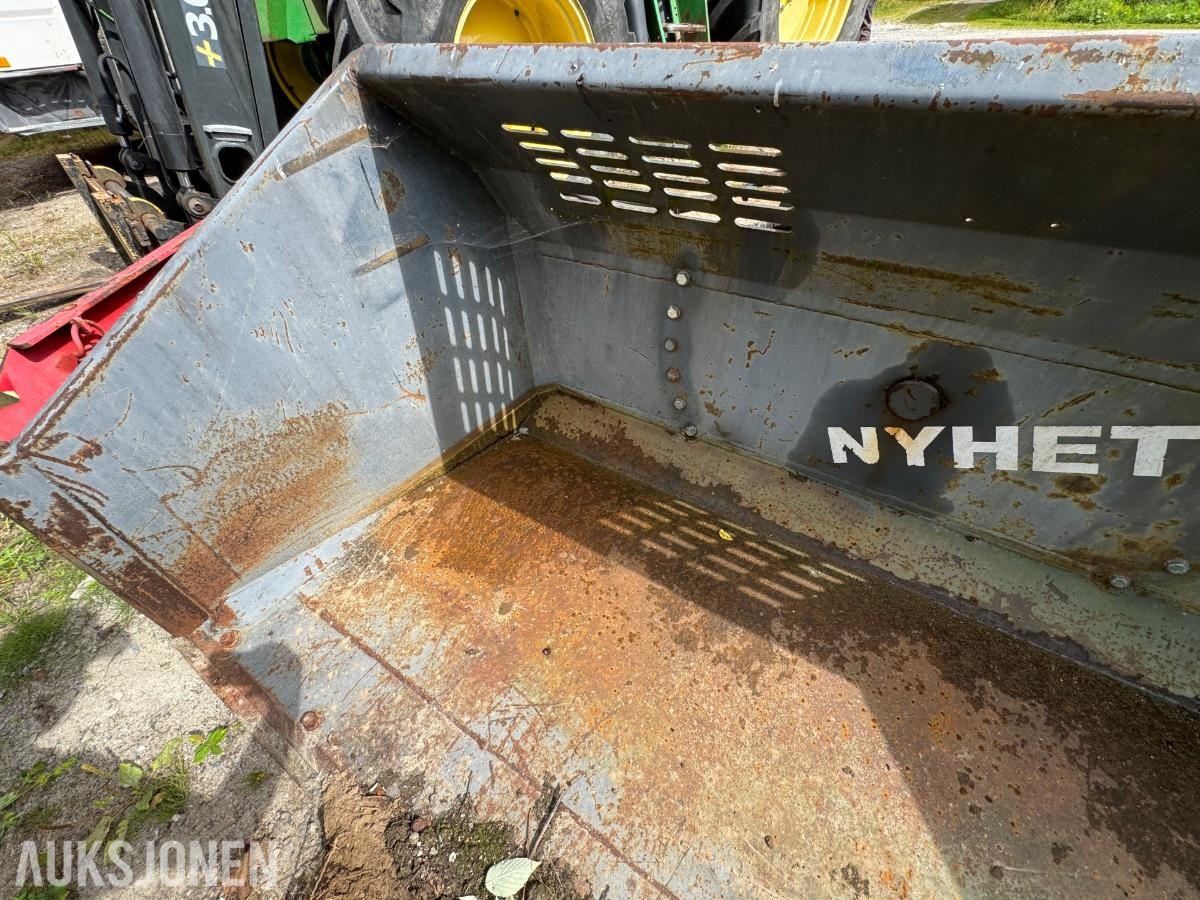 2006 Multiskopan hjullasterskuffe med hydrauliske kantvinger