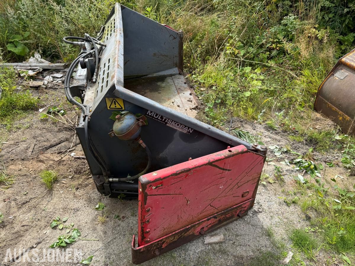 2006 Multiskopan hjullasterskuffe med hydrauliske kantvinger