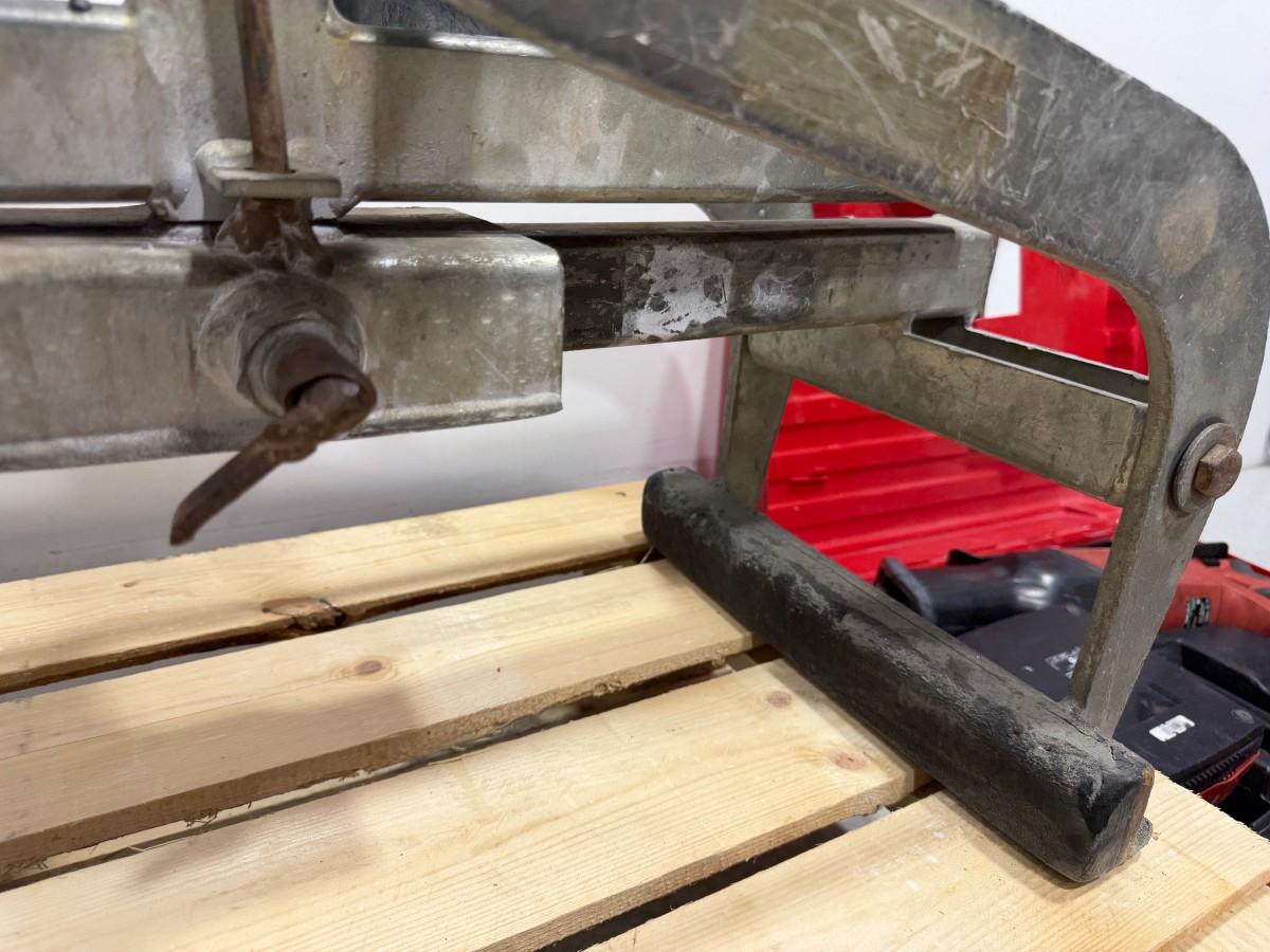 Hilti WSR 22-A bajonettsag med batteri, lader og løfteklype