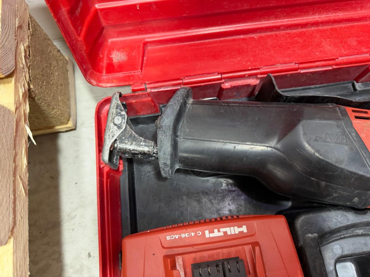 Hilti WSR 22-A bajonettsag med batteri, lader og løfteklype