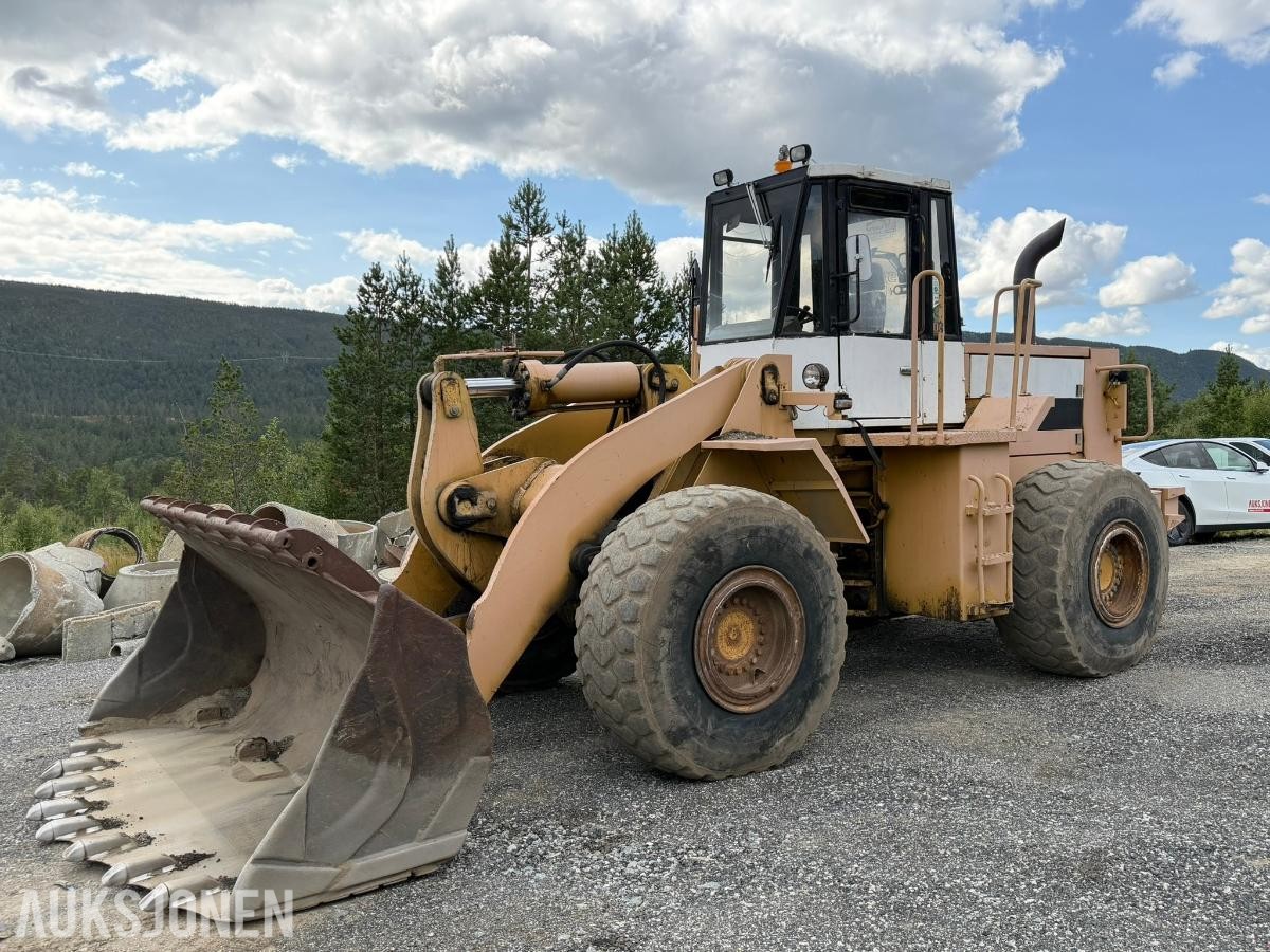 1982 TCM 870 hjullaster med skuffe