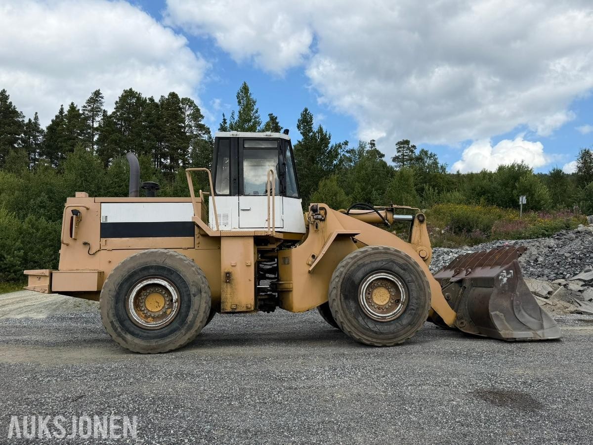 1982 TCM 870 hjullaster med skuffe