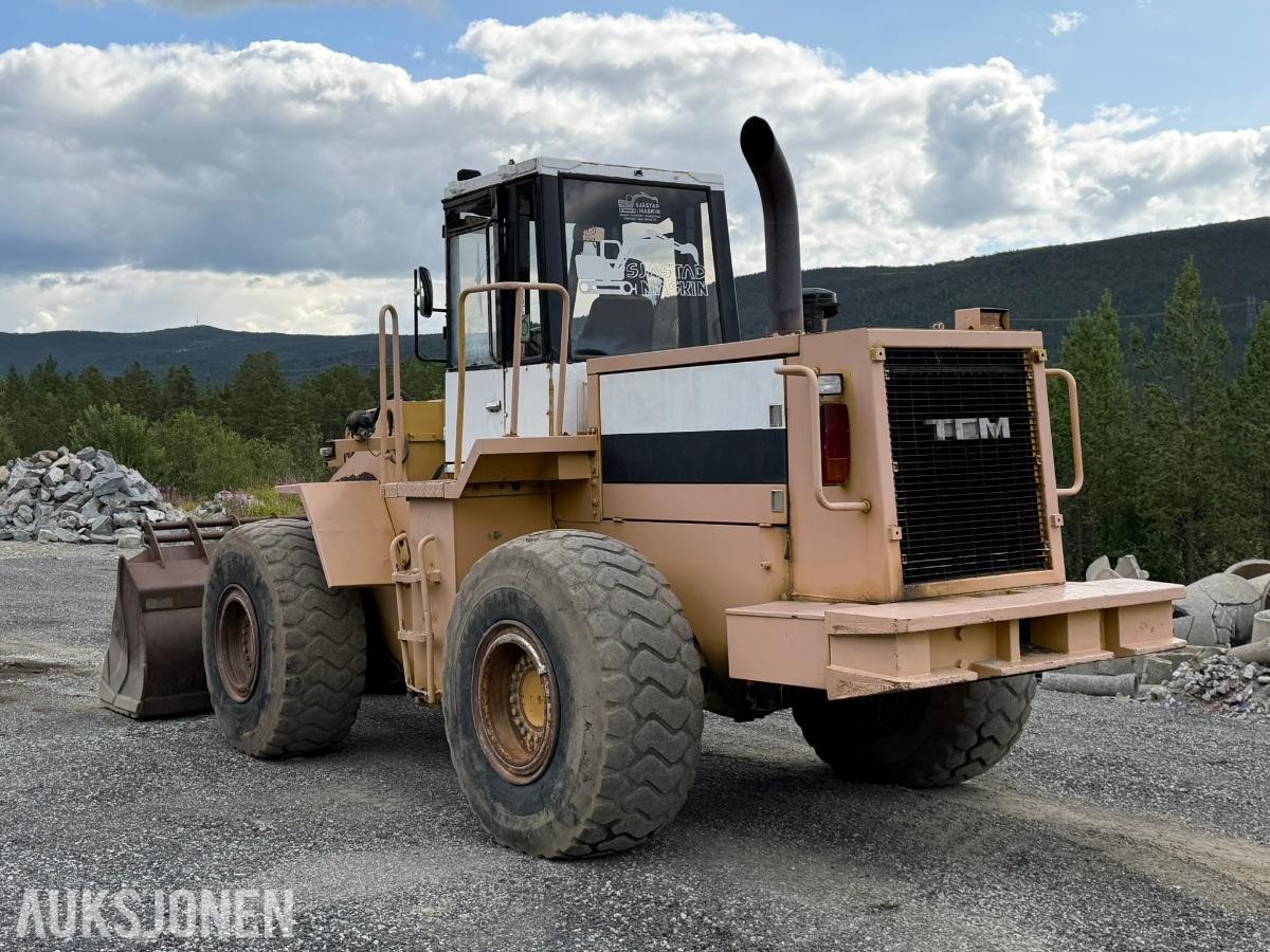 1982 TCM 870 hjullaster med skuffe