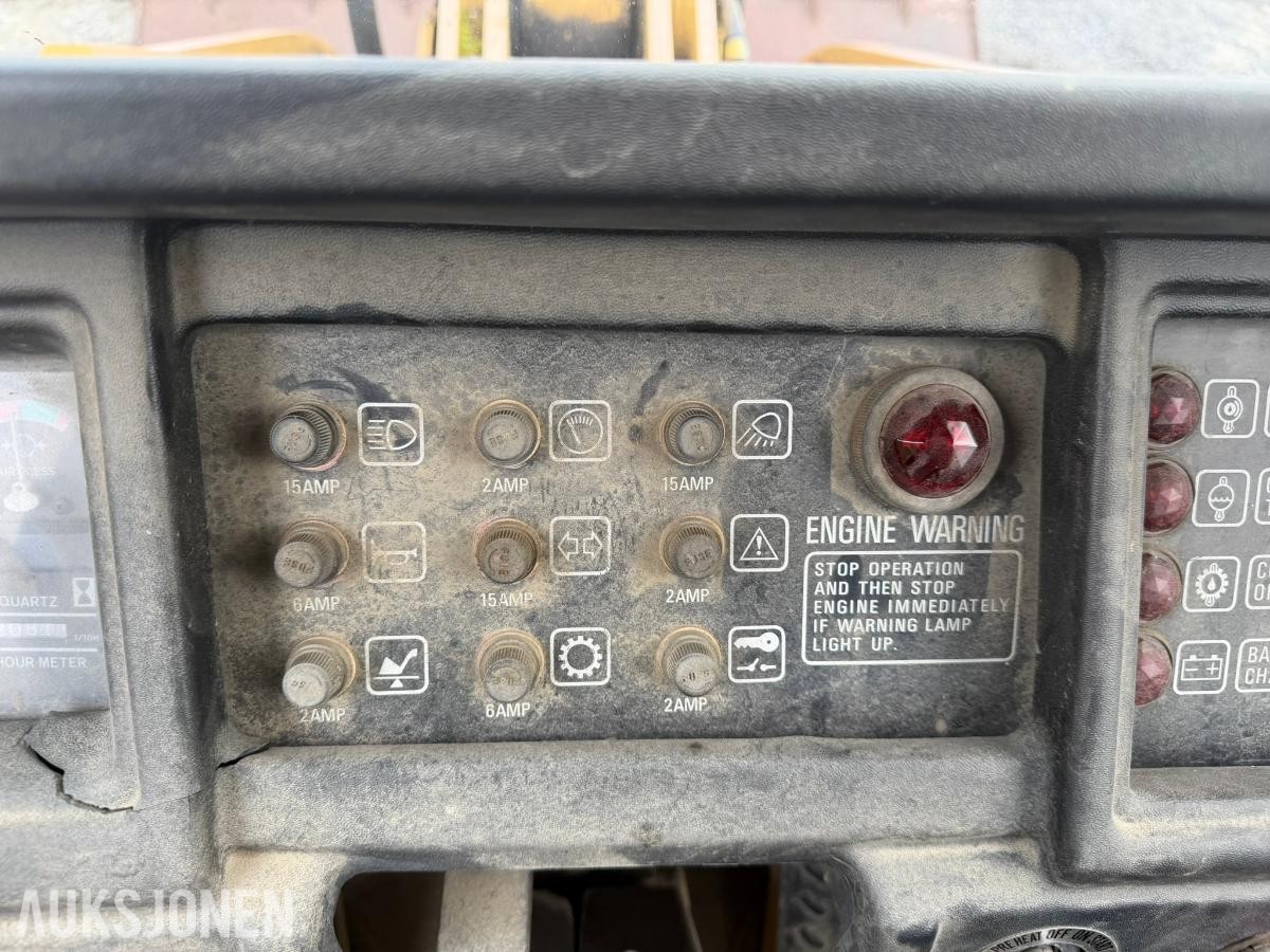 1982 TCM 870 hjullaster med skuffe