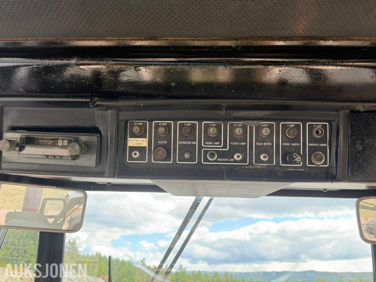 1982 TCM 870 hjullaster med skuffe