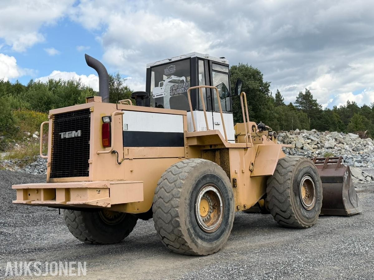 1982 TCM 870 hjullaster med skuffe