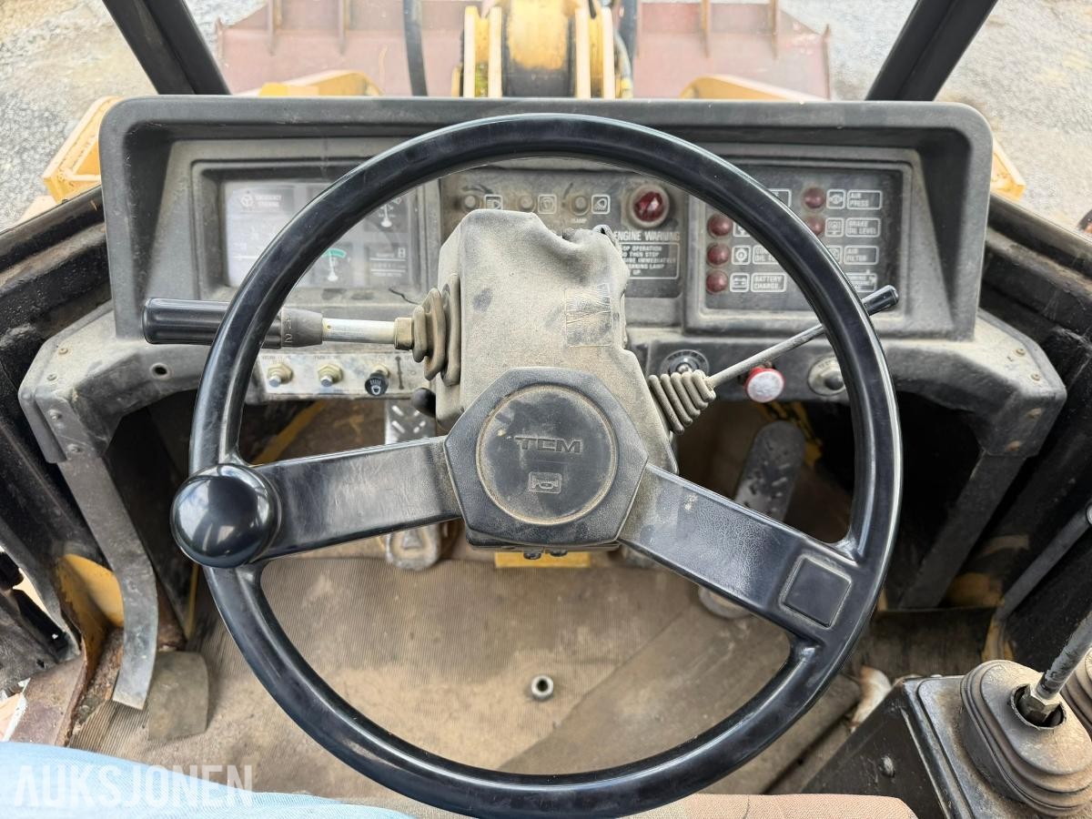 1982 TCM 870 hjullaster med skuffe