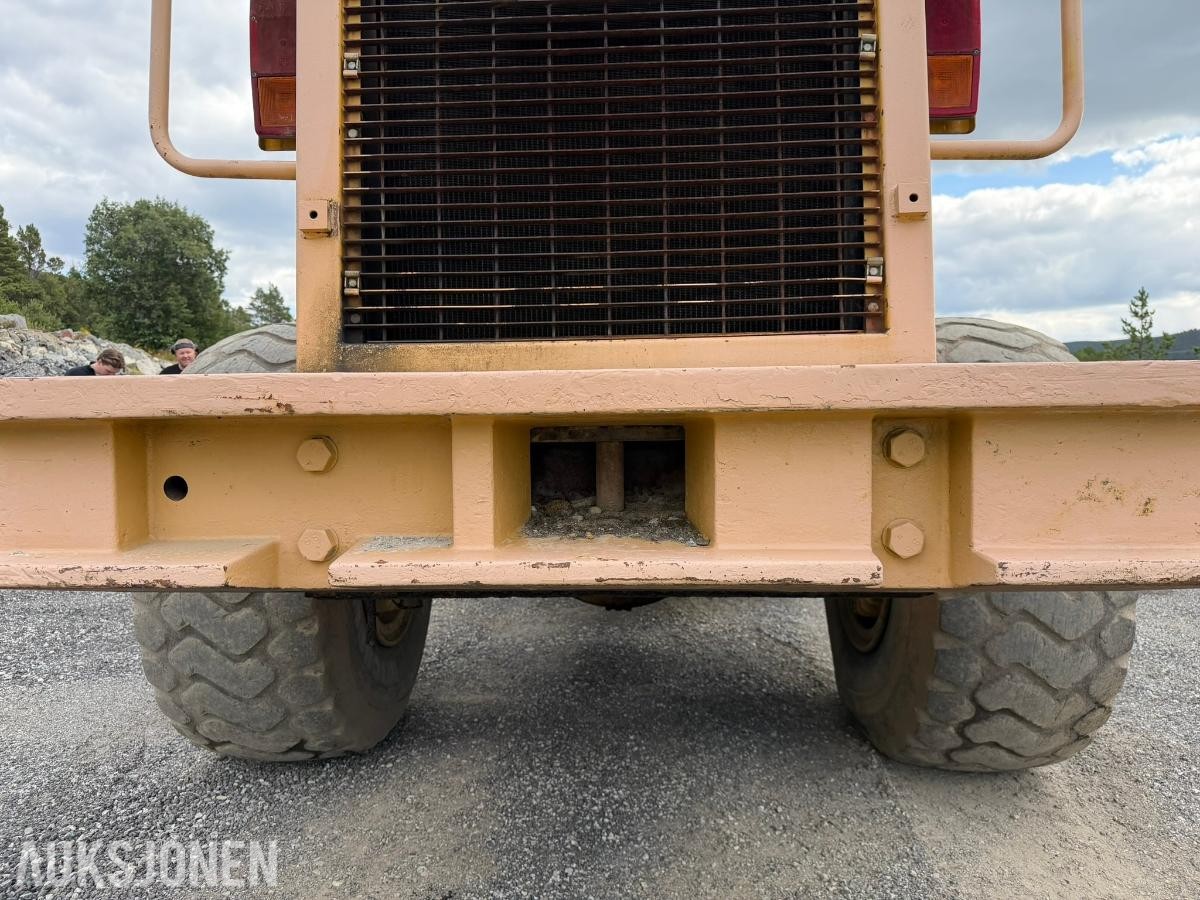 1982 TCM 870 hjullaster med skuffe