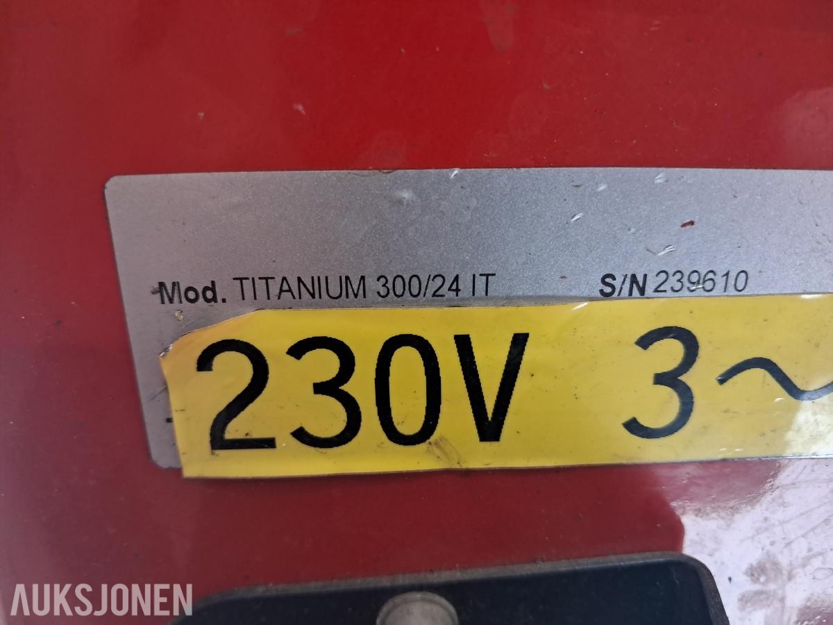 2014 Werther Titanium 300 Dekkomlegger