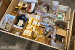 1 pall med diverse fittings - rørdeler - koblinger og pakninger
