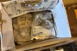 1 pall med diverse fittings - rørdeler - koblinger og pakninger