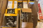 1 pall med diverse fittings - rørdeler - koblinger og pakninger