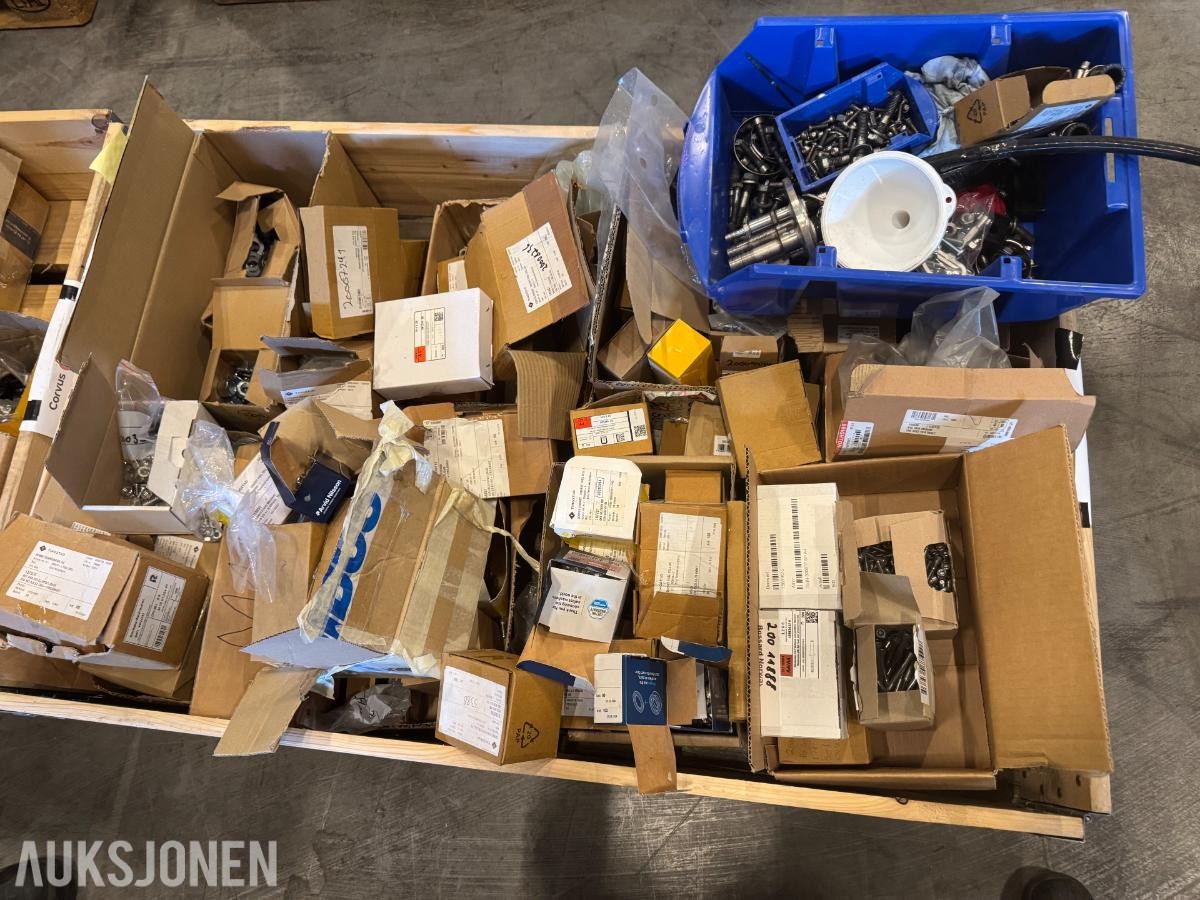 1 palle med diverse festemateriell
