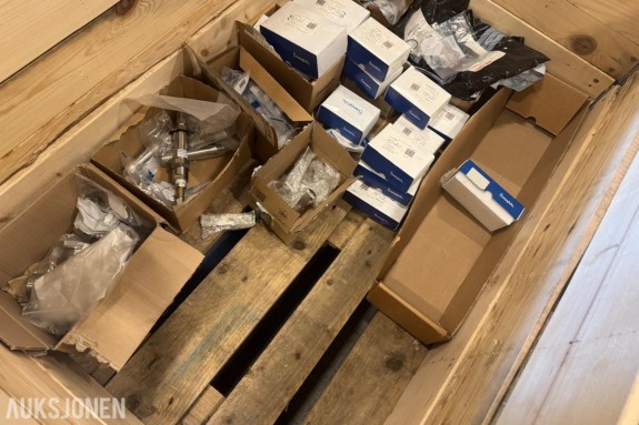 1 pall med diverse rørdeler og fittings