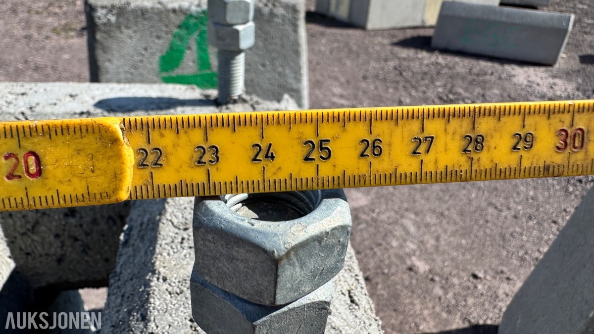 SKARPNES OG ØRSTA Fundamenter for lysmast / stolpe