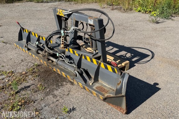 2011 Wille Isskrape til traktor