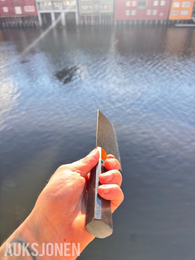 48 TIMERS AUKSJON - Senko 67-lags Damascus 2-delt knivsett + Sashimi-kniv