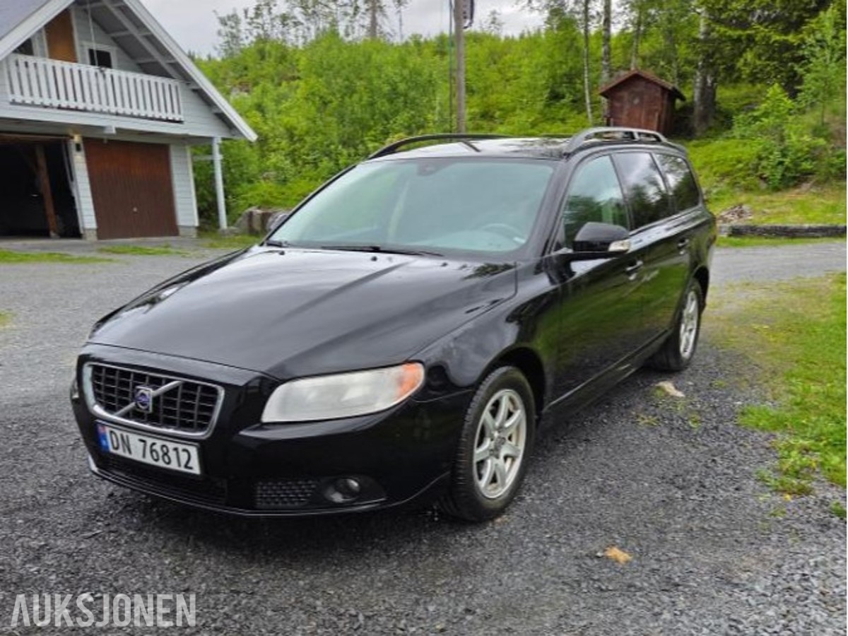 2008 Volvo V70 2.0 136hk cruisekontroll delskinn eu ok 02.2028