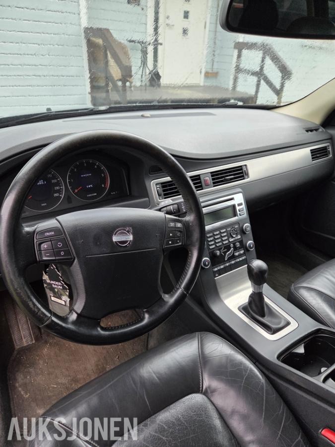 2008 Volvo V70 2.0 136hk cruisekontroll delskinn eu ok 02.2028