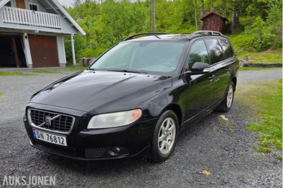 2008 Volvo V70 2.0 136hk cruisekontroll delskinn eu ok 02.2028