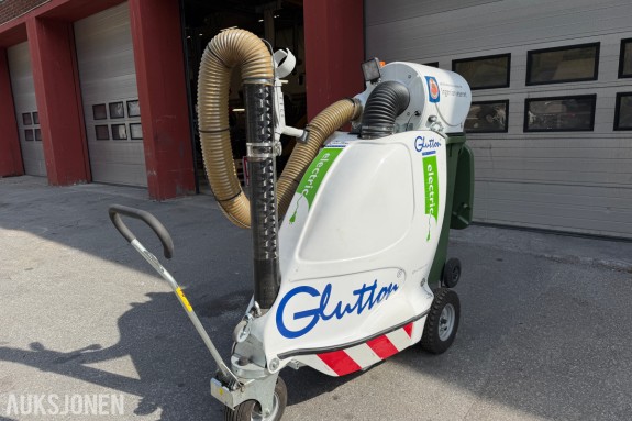 2014 GLUTTON 2411 ELECTRIC – FULLELEKTRISK SELVGÅENDE SUGEMASKIN – KUN CA. 46 TIMER – NYE BATTERIER
