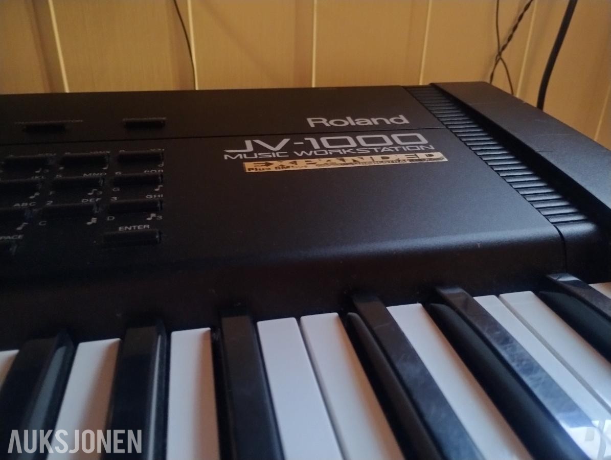 1997 Roland keyboard JV1000