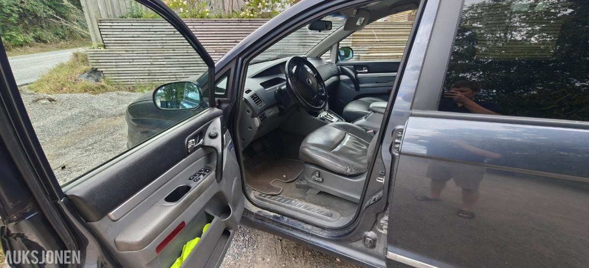 2006 Ssangyong Rodius 2.7 Diesel 165hk 4WD Automat, Reparasjonsobjekt