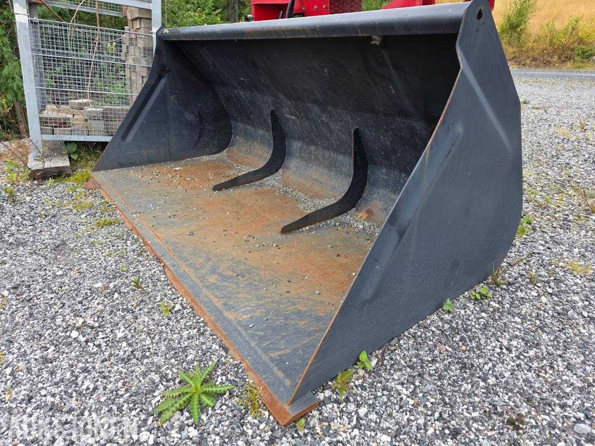 TRAKTOR SKUFFE 2019 Original Implement Bucket 220 SMS - MVA FRI