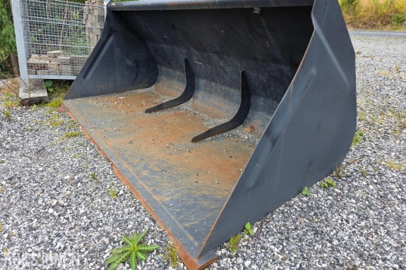 TRAKTOR SKUFFE 2019 Original Implement Bucket 220 SMS - MVA FRI