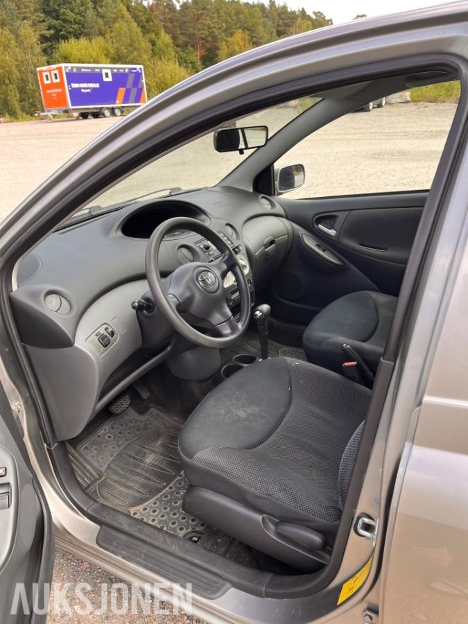 2004 Toyota Yaris - automat s+v dekk   Eu ok 3.2028
