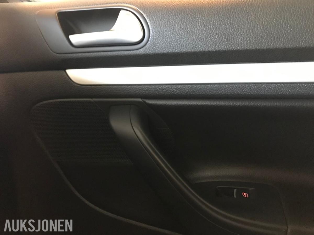 2013 Volkswagen Golf 1.6 Diesel 4MOTION, Cruisekontroll, Hengerfeste, Skinninteriør 