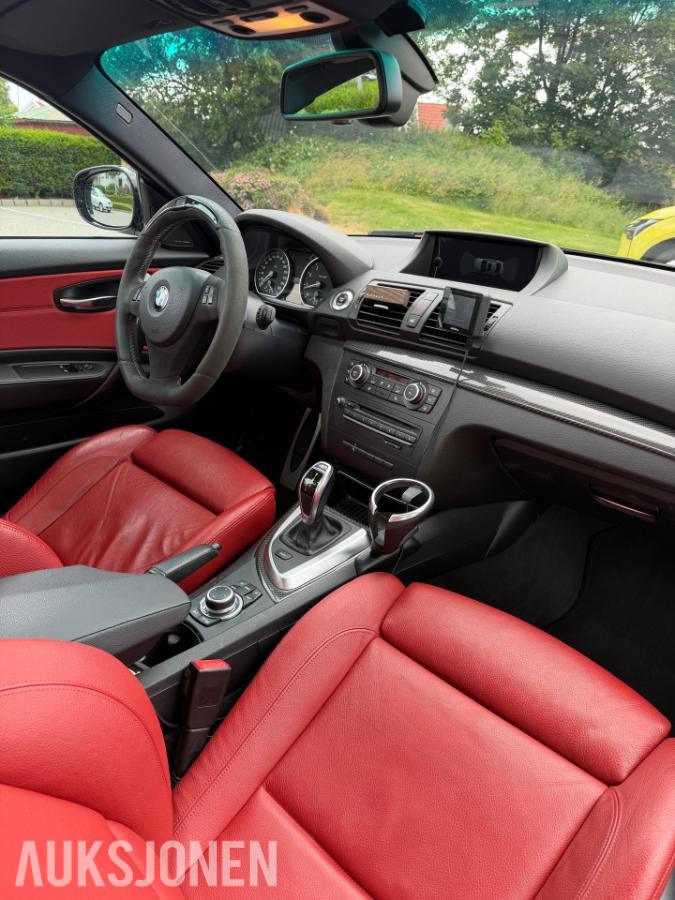 2011 BMW 135i Performance Cruisekontroll, Ryggekamera, Soltak