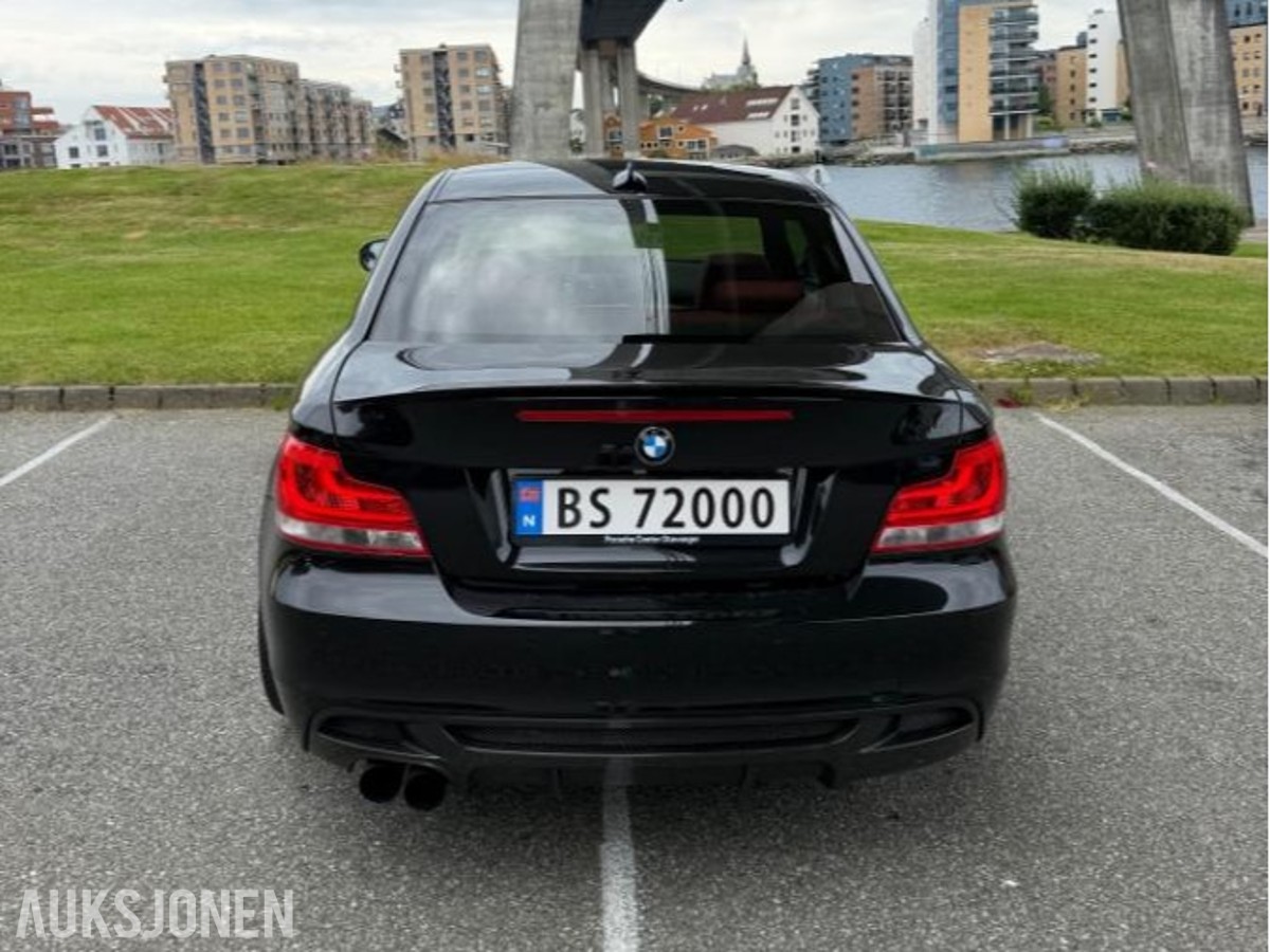 2011 BMW 135i Performance Cruisekontroll, Ryggekamera, Soltak