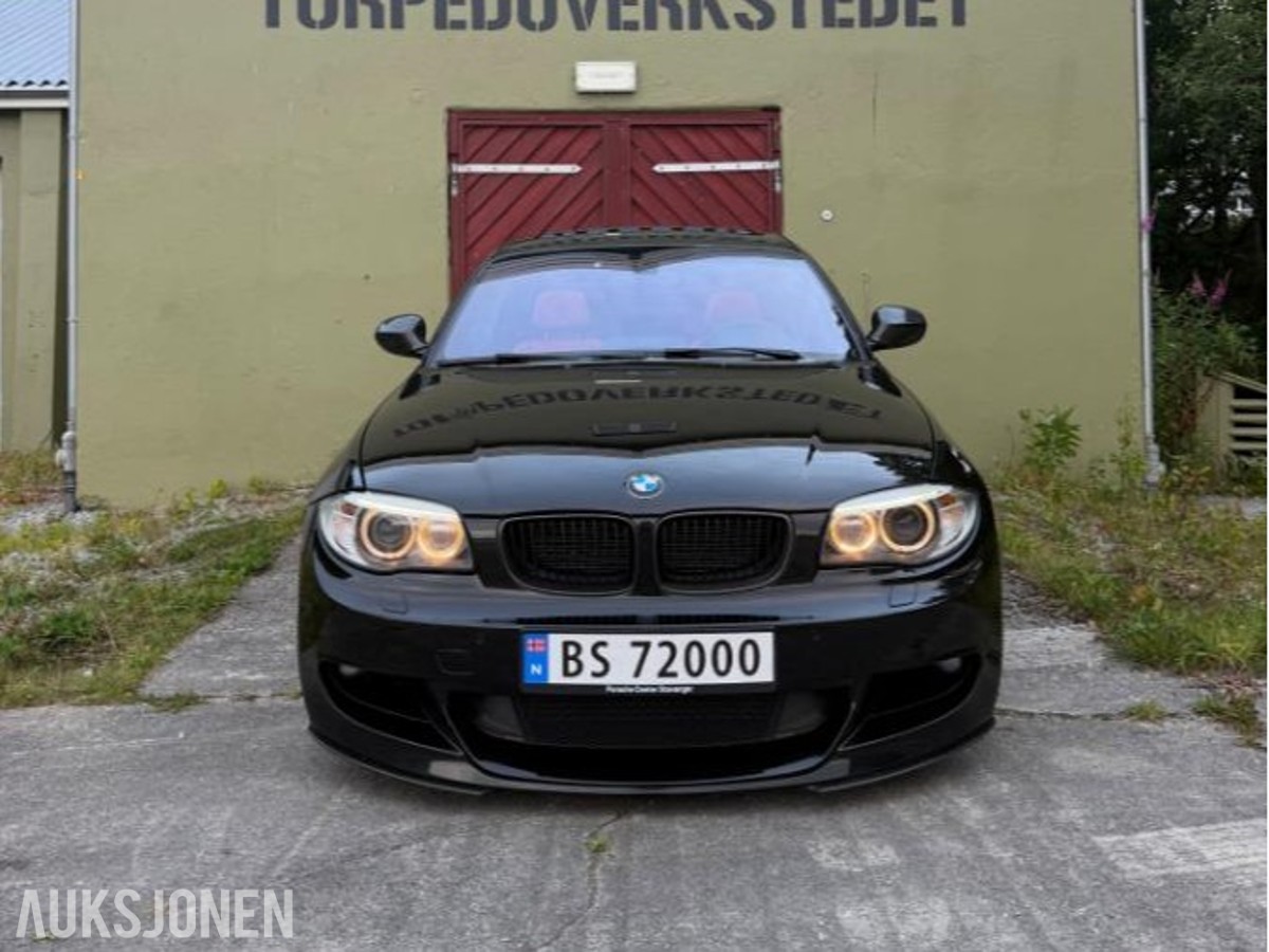 2011 BMW 135i Performance Cruisekontroll, Ryggekamera, Soltak