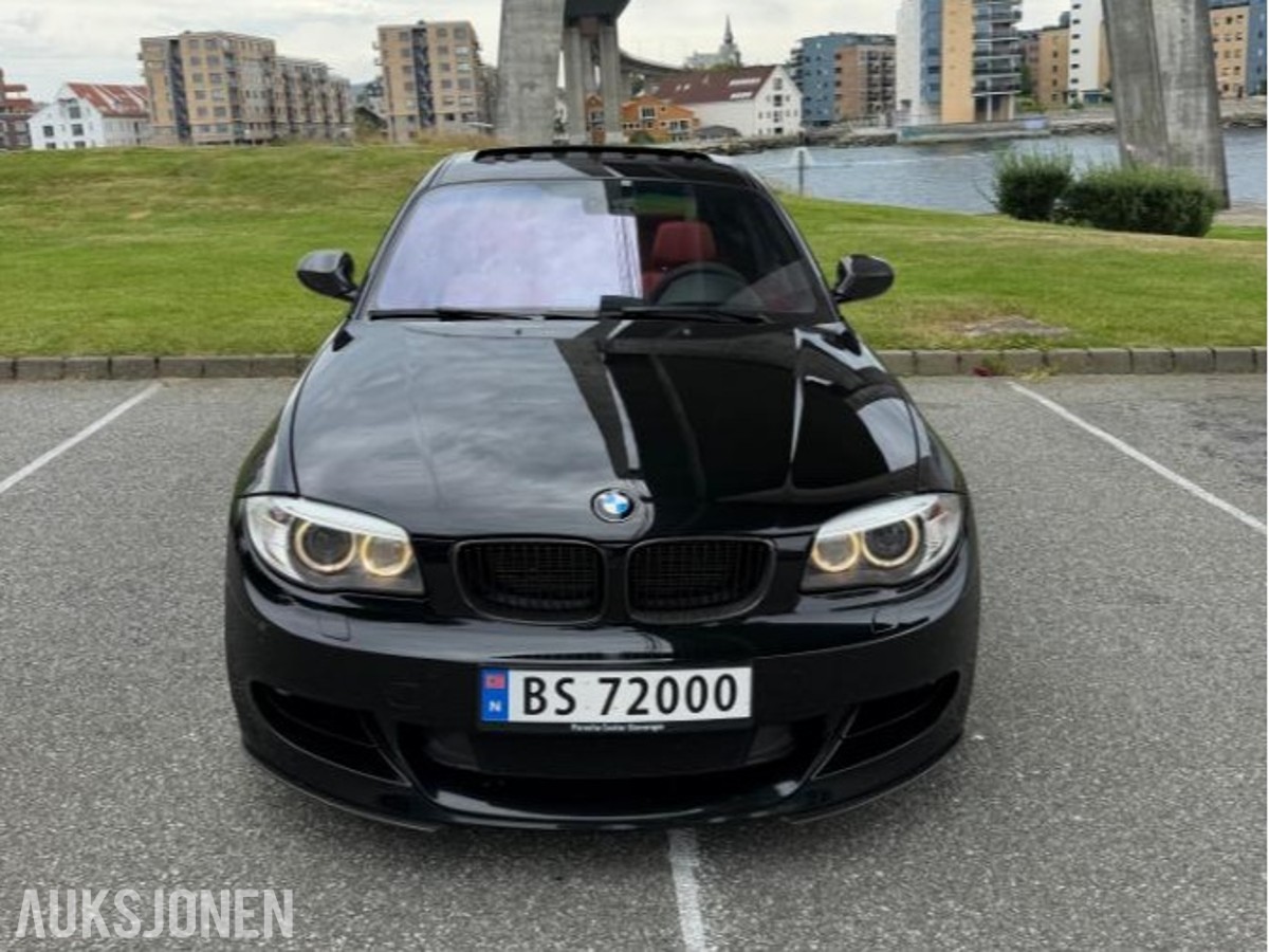 2011 BMW 135i Performance Cruisekontroll, Ryggekamera, Soltak