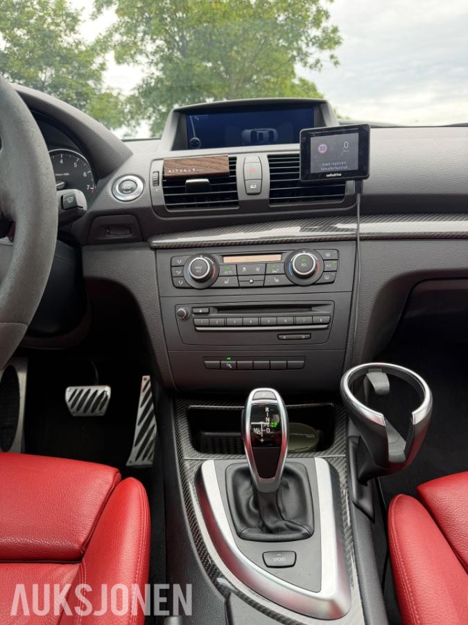 2011 BMW 135i Performance Cruisekontroll, Ryggekamera, Soltak