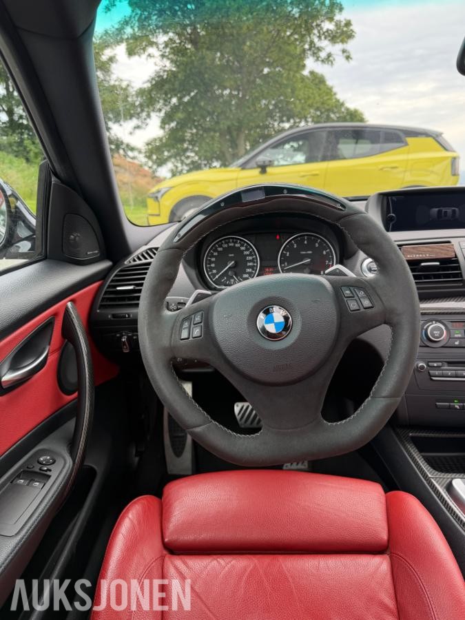 2011 BMW 135i Performance Cruisekontroll, Ryggekamera, Soltak