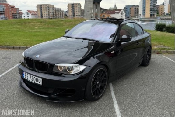 2011 BMW 135i Performance Cruisekontroll, Ryggekamera, Soltak