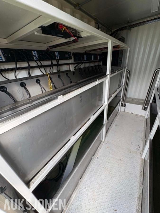 Minerbase L20 - komplett immersion cooling mining container - 2023