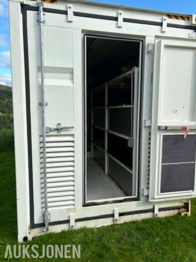 Minerbase L20 - komplett immersion cooling mining container - 2023
