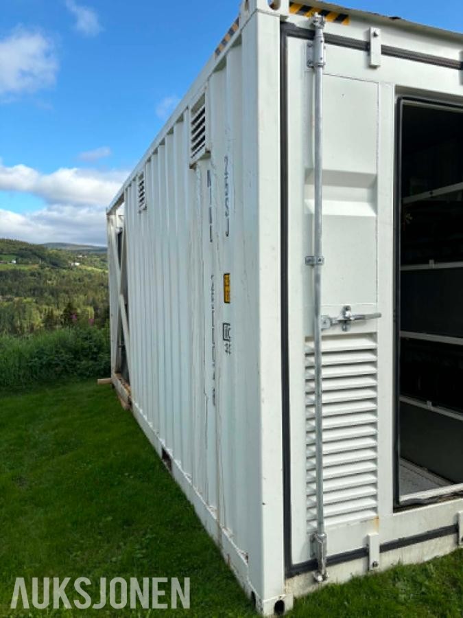 Minerbase L20 - komplett immersion cooling mining container - 2023