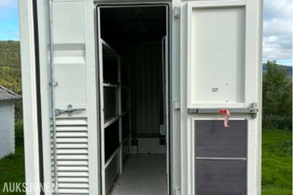 Minerbase L20 - komplett immersion cooling mining container - 2023