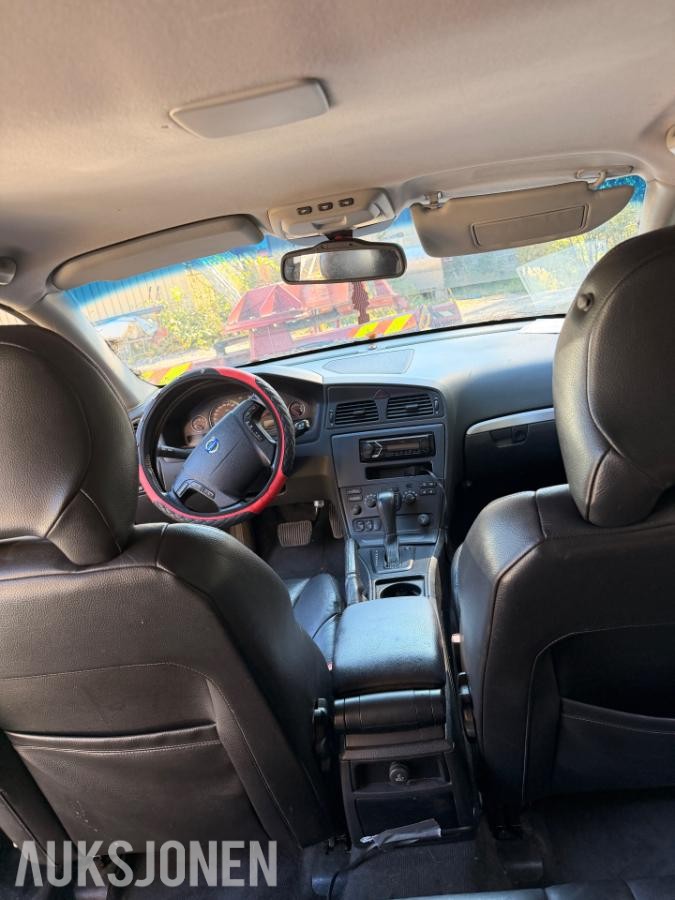 2004 Volvo V70 2.0 179hk automat skinnseter rep objekt