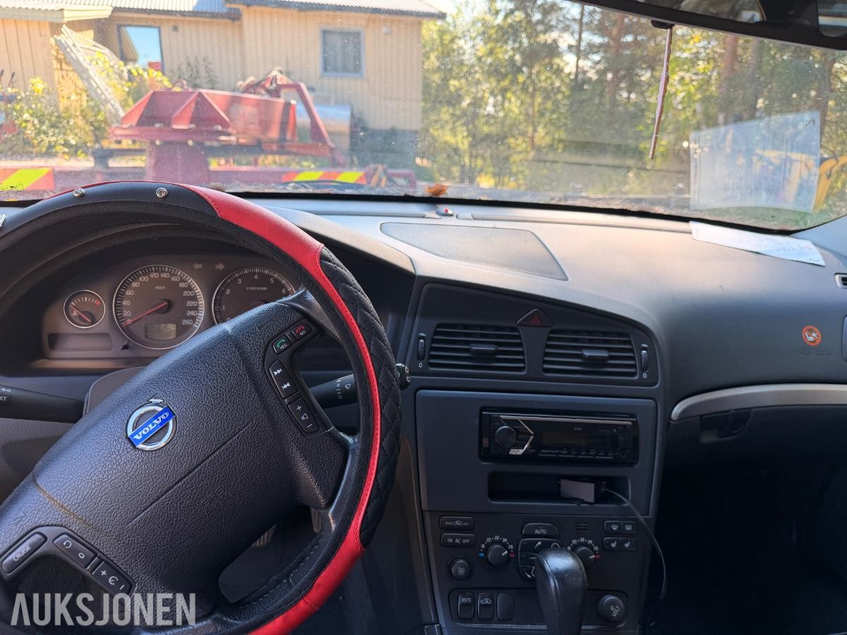 2004 Volvo V70 2.0 179hk automat skinnseter rep objekt