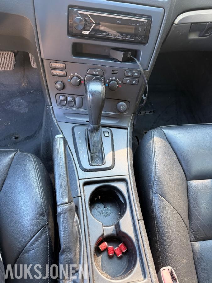 2004 Volvo V70 2.0 179hk automat skinnseter rep objekt